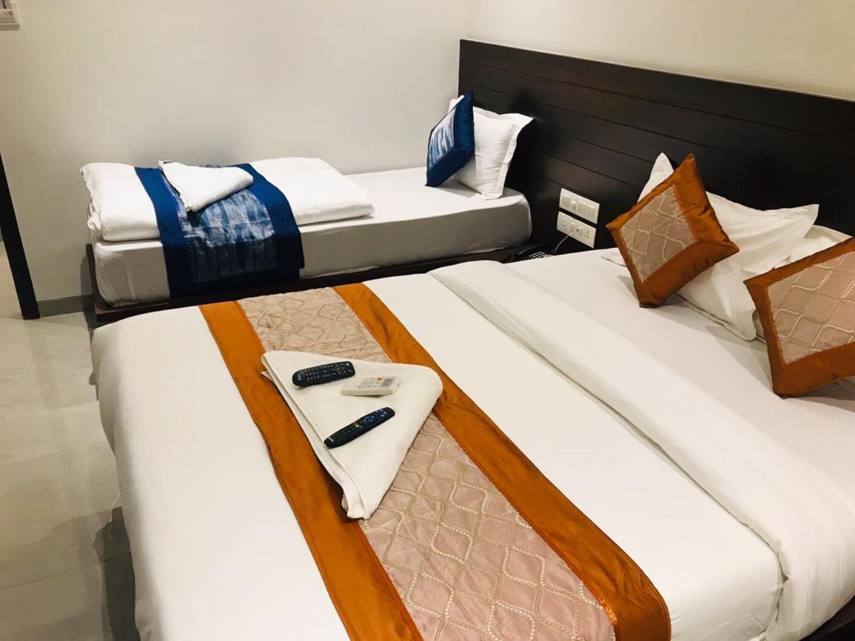 Hotel Flora Suites - Fort มุมไบ ภายนอก รูปภาพ