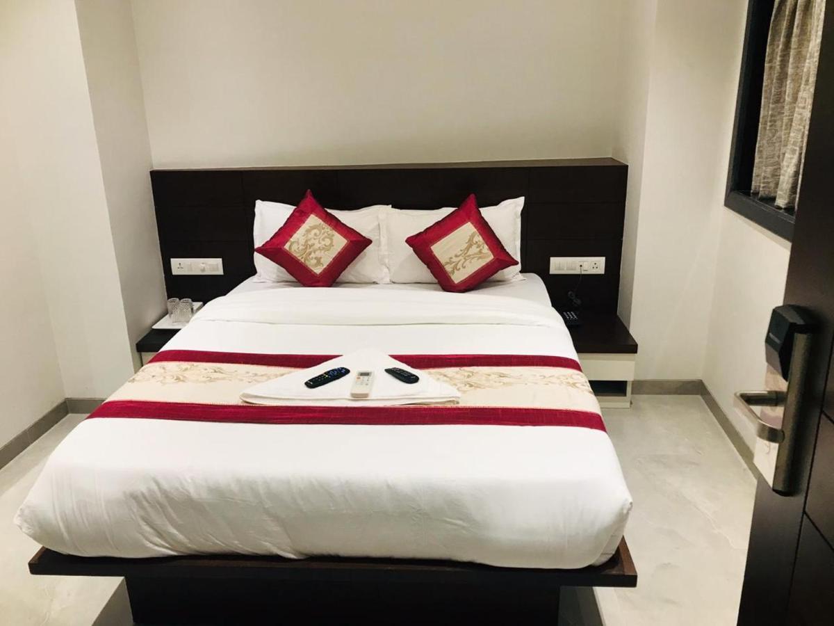 Hotel Flora Suites - Fort มุมไบ ภายนอก รูปภาพ