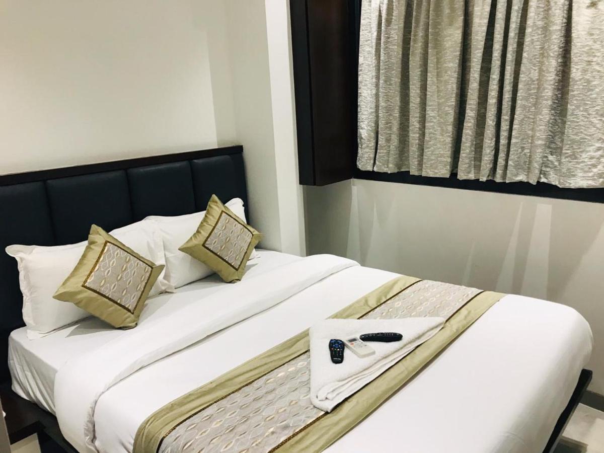 Hotel Flora Suites - Fort มุมไบ ภายนอก รูปภาพ