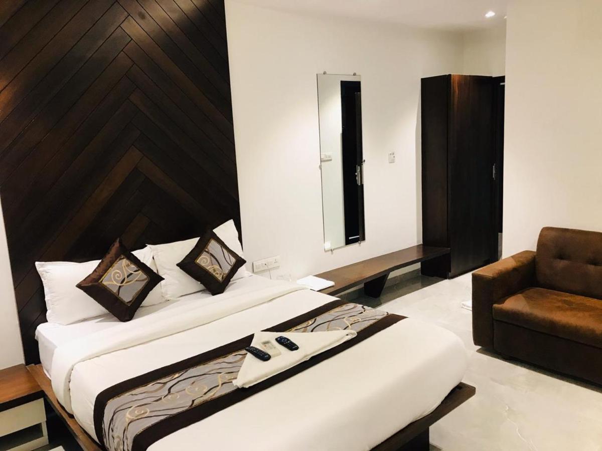 Hotel Flora Suites - Fort มุมไบ ภายนอก รูปภาพ