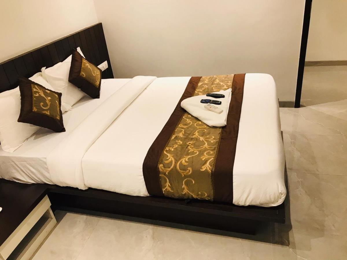 Hotel Flora Suites - Fort มุมไบ ภายนอก รูปภาพ