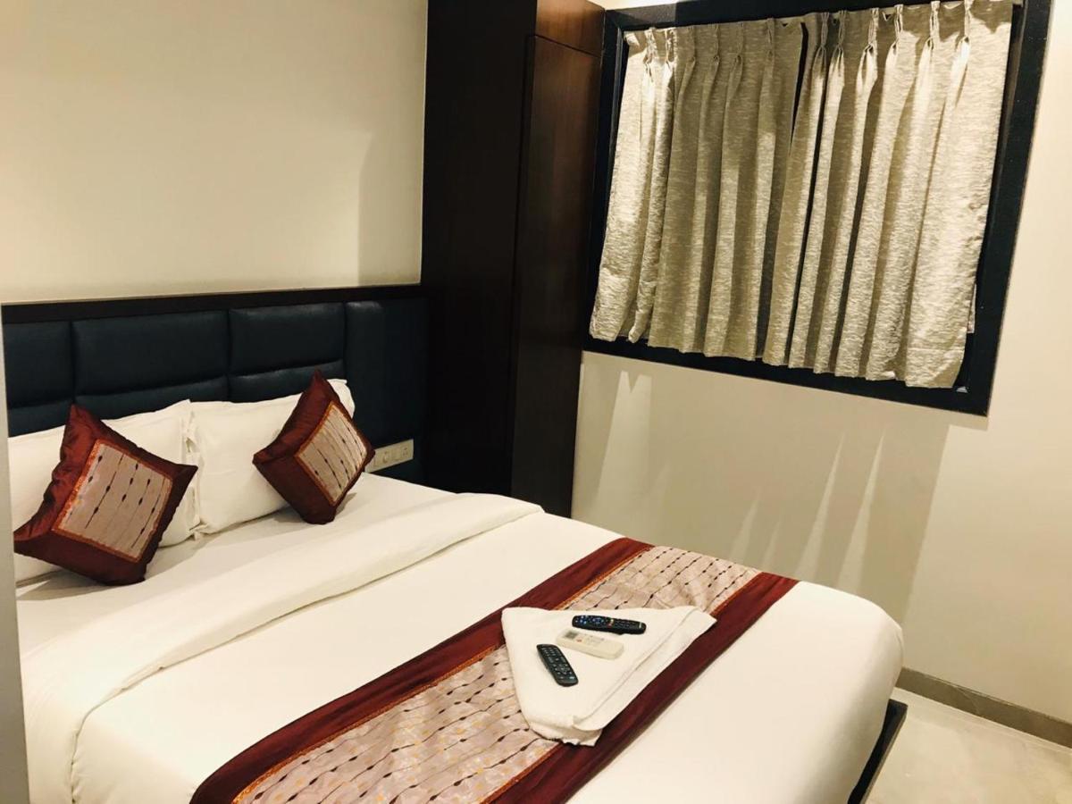 Hotel Flora Suites - Fort มุมไบ ภายนอก รูปภาพ